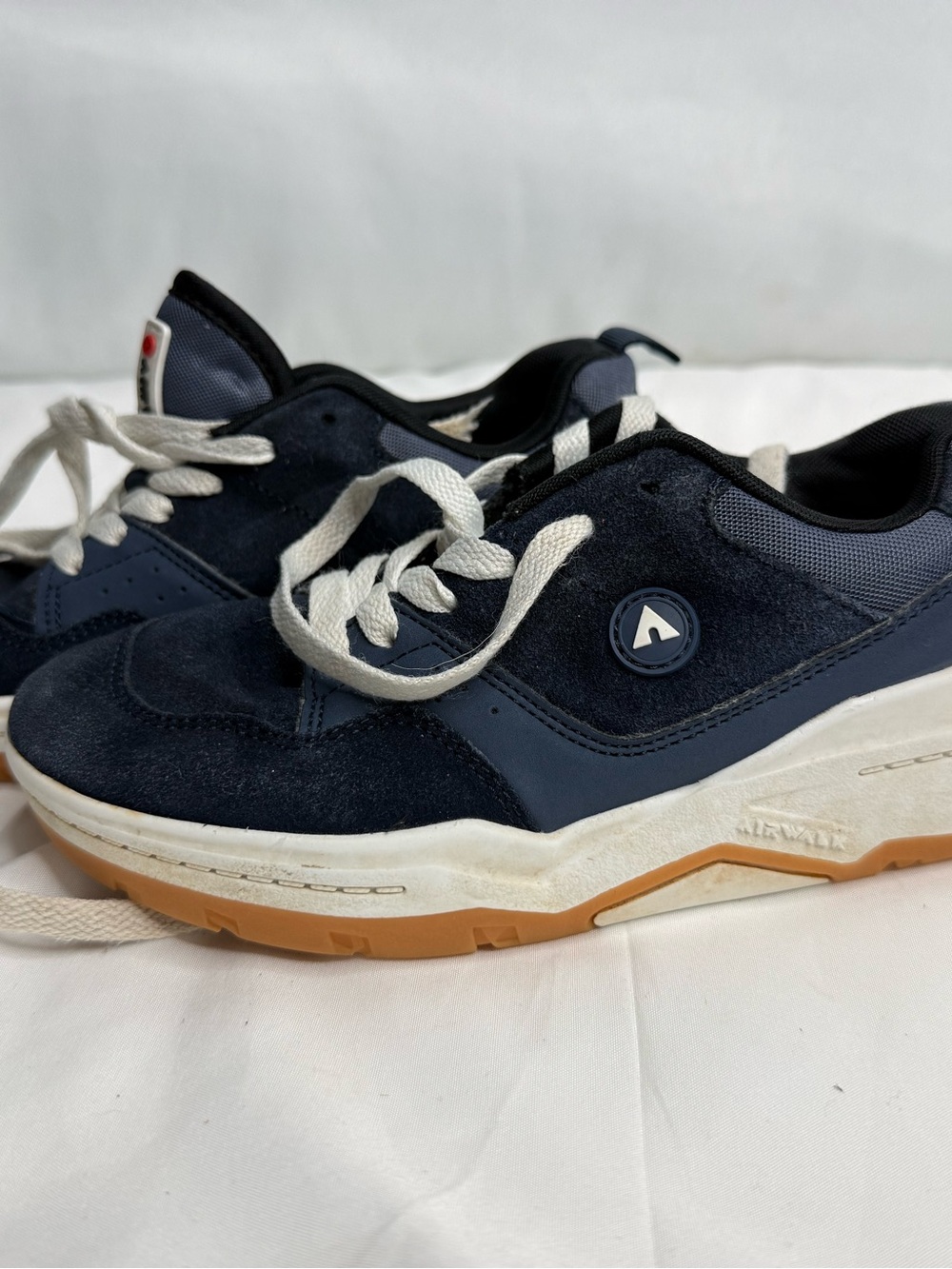 Airwalk Youth Size 1 Navy Blue Skate Shoes Sneakers Lace Up
Casual Low Top Boys